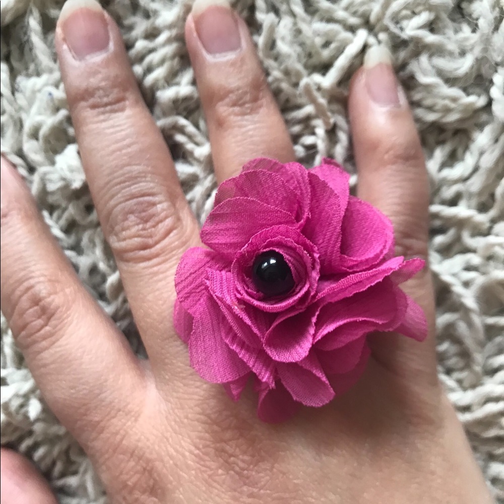 🌸 Pink Flower Ring 🌸 - Picture 2 of 3
